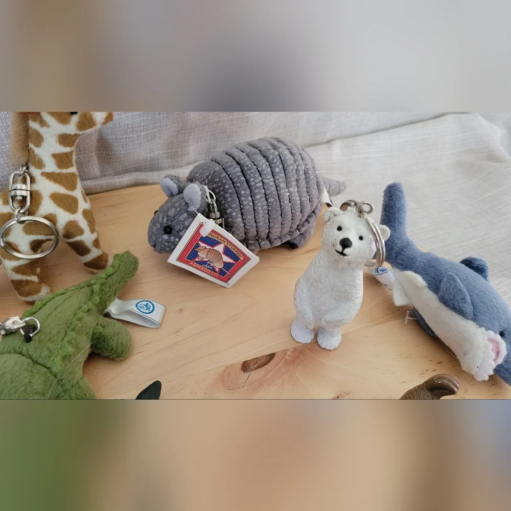 Vintage 1990's Lot of 12 Animal and Marine Life Key & Card Holders / Key Rings - Picture 12 of 16